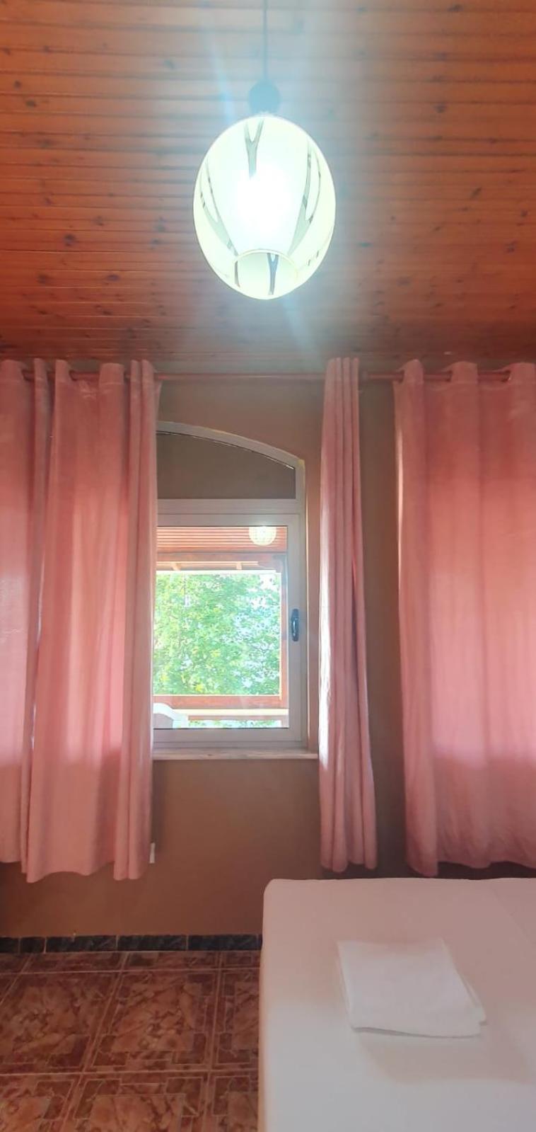 Hotel Piccolino Shkodër 外观 照片